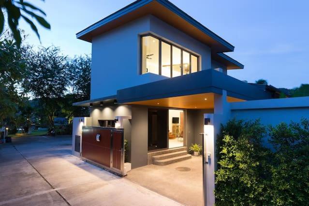 Villa Crystal Two-Bedroom Private Pool Villa 푸껫 외부 사진