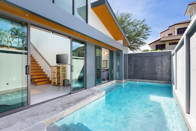 Villa Crystal Two-Bedroom Private Pool Villa 푸껫 외부 사진