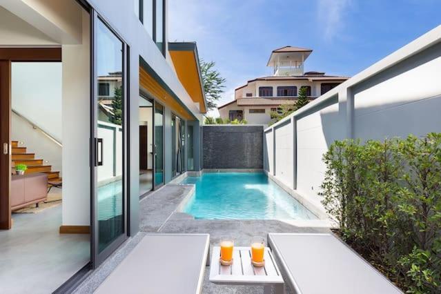 Villa Crystal Two-Bedroom Private Pool Villa 푸껫 외부 사진