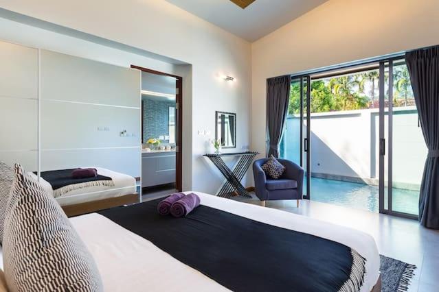 Villa Crystal Two-Bedroom Private Pool Villa 푸껫 외부 사진