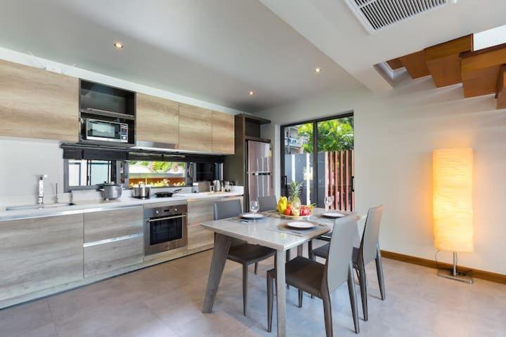 Villa Crystal Two-Bedroom Private Pool Villa 푸껫 외부 사진